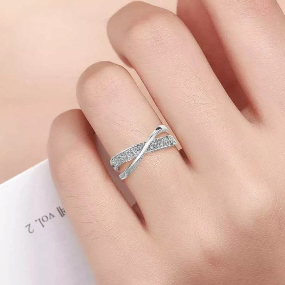 NEW*925 Silver Women’s Diamond Ring - Picture 4 of 4